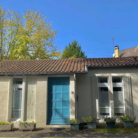 Agreable Petit Gite Avec Piscine Et Jardinet Salies-de-Béarn Exteriér fotografie