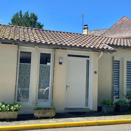 Agreable Petit Gite Avec Piscine Et Jardinet Salies-de-Béarn Exteriér fotografie